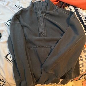 Women's Black Pullover Sweatshirt